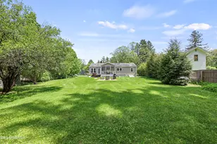 22 Goodrich St, Stockbridge, MA 01262 - Photo 29