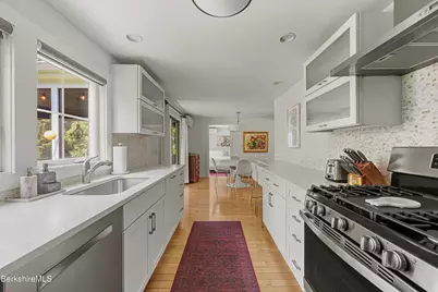 22 Goodrich St, Stockbridge, MA 01262 - Photo 13