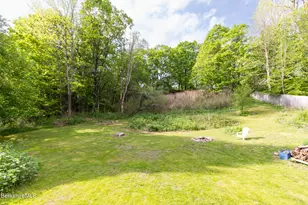 347 Maple St, Hinsdale, MA 01235 - Photo 21