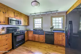 7 Swamp Rd, West Stockbridge, MA 01266 - Photo 11