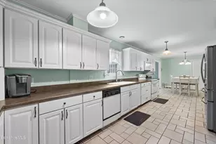 130 Franklin St, North Adams, MA 01247 - Photo 15