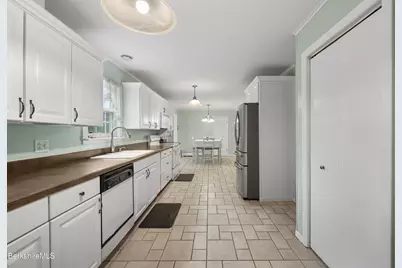 130 Franklin St, North Adams, MA 01247 - Photo 17