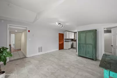689 N Main St, Sheffield, MA 01257 - Photo 13