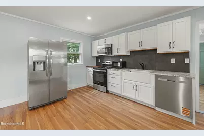 689 N Main St, Sheffield, MA 01257 - Photo 23