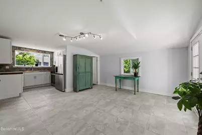 689 N Main St, Sheffield, MA 01257 - Photo 9