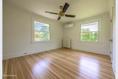 8 Oak St, Great Barrington, MA 01230 - Photo 27