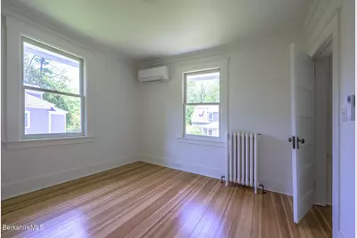 8 Oak St, Great Barrington, MA 01230 - Photo 37