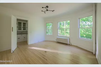 8 Oak St, Great Barrington, MA 01230 - Photo 15