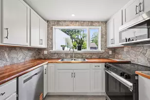 689 N Main St, Sheffield, MA 01257 - Photo 5