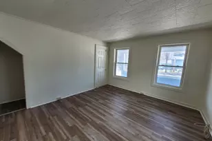 35 Pleasant St, Adams, MA 01220 - Photo 5