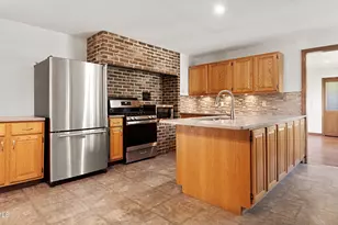20 E Dugway Rd, Lenox, MA 01240 - Photo 9