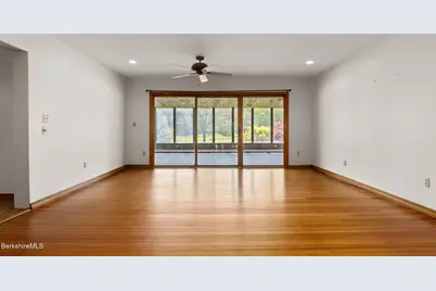 20 E Dugway Rd, Lenox, MA 01240 - Photo 15