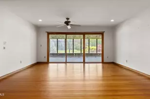 20 E Dugway Rd, Lenox, MA 01240 - Photo 15