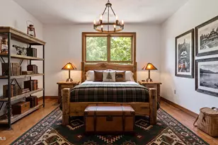 20 E Dugway Rd, Lenox, MA 01240 - Photo 25