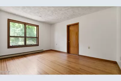 20 E Dugway Rd, Lenox, MA 01240 - Photo 29
