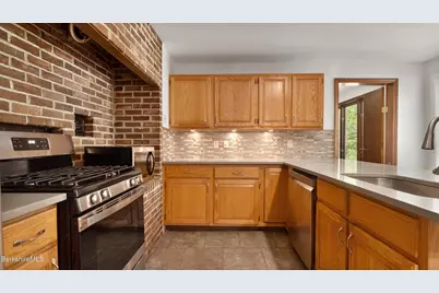 20 E Dugway Rd, Lenox, MA 01240 - Photo 11