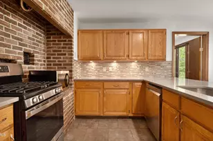 20 E Dugway Rd, Lenox, MA 01240 - Photo 11