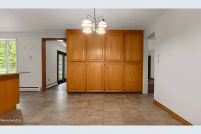 20 E Dugway Rd, Lenox, MA 01240 - Photo 11