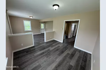 144 Parkside Ave, Pittsfield, MA 01201 - Photo 11