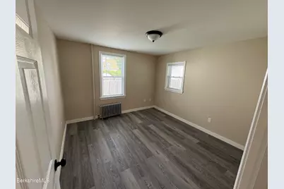 144 Parkside Ave, Pittsfield, MA 01201 - Photo 5
