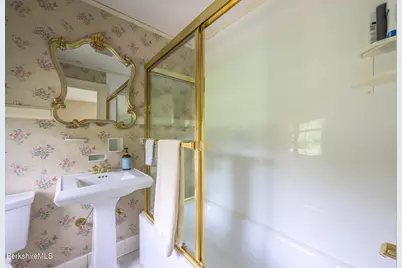 38 Crofut St, Pittsfield, MA 01201 - Photo 63