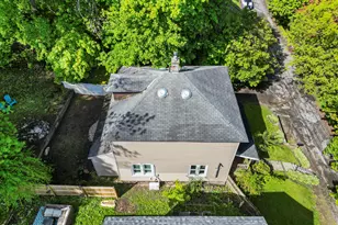 14 Charles St, North Adams, MA 01247 - Photo 33