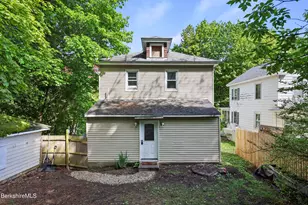 14 Charles St, North Adams, MA 01247 - Photo 29