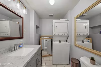 14 Charles St, North Adams, MA 01247 - Photo 19