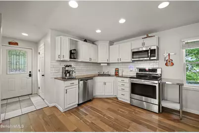 14 Charles St, North Adams, MA 01247 - Photo 13