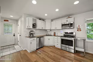14 Charles St, North Adams, MA 01247 - Photo 13