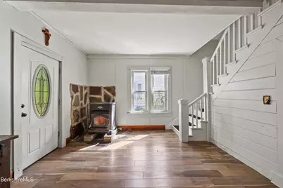 14 Charles St, North Adams, MA 01247 - Photo 11