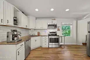 14 Charles St, North Adams, MA 01247 - Photo 15
