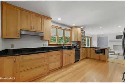 888 Hancock Rd, Williamstown, MA 01267 - Photo 33