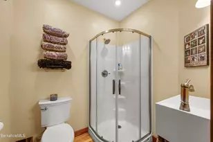 8 Richmond St, Adams, MA 01220 - Photo 35