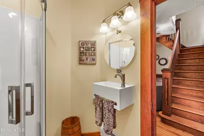 8 Richmond St, Adams, MA 01220 - Photo 15