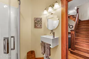 8 Richmond St, Adams, MA 01220 - Photo 15