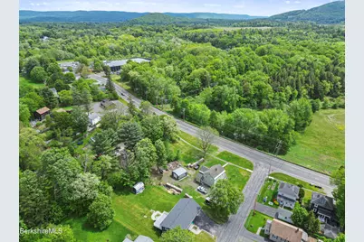 10 Oswald Ave, Pittsfield, MA 01201 - Photo 15