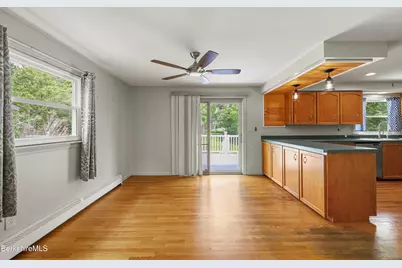 10 Oswald Ave, Pittsfield, MA 01201 - Photo 25