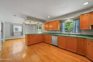 10 Oswald Ave, Pittsfield, MA 01201 - Photo 31