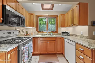 11 Muddy Brook Cir, Great Barrington, MA 01230 - Photo 15