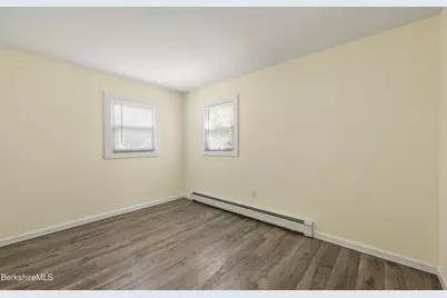 1028 North St, Pittsfield, MA 01201 - Photo 17