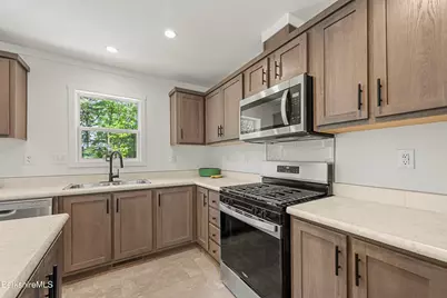 395 Cheshire Rd #112, Pittsfield, MA 01201 - Photo 15