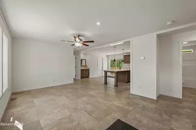 395 Cheshire Rd #112, Pittsfield, MA 01201 - Photo 3