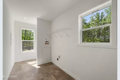 395 Cheshire Rd #112, Pittsfield, MA 01201 - Photo 19