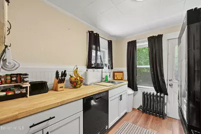 68 Orchard St, Pittsfield, MA 01201 - Photo 17