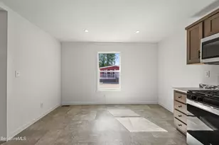 395 Cheshire Rd, Pittsfield, MA 01201 - Photo 15