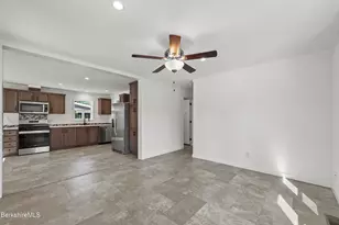 395 Cheshire Rd, Pittsfield, MA 01201 - Photo 7