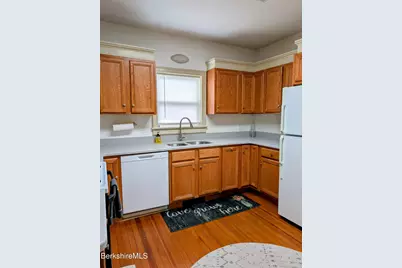 41 Arnold St, Williamstown, MA 01267 - Photo 5