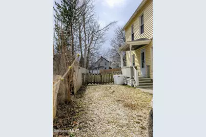 41 Arnold St, Williamstown, MA 01267 - Photo 3