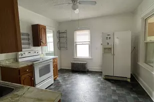 63 Glenwood Ave, Pittsfield, MA 01201 - Photo 5